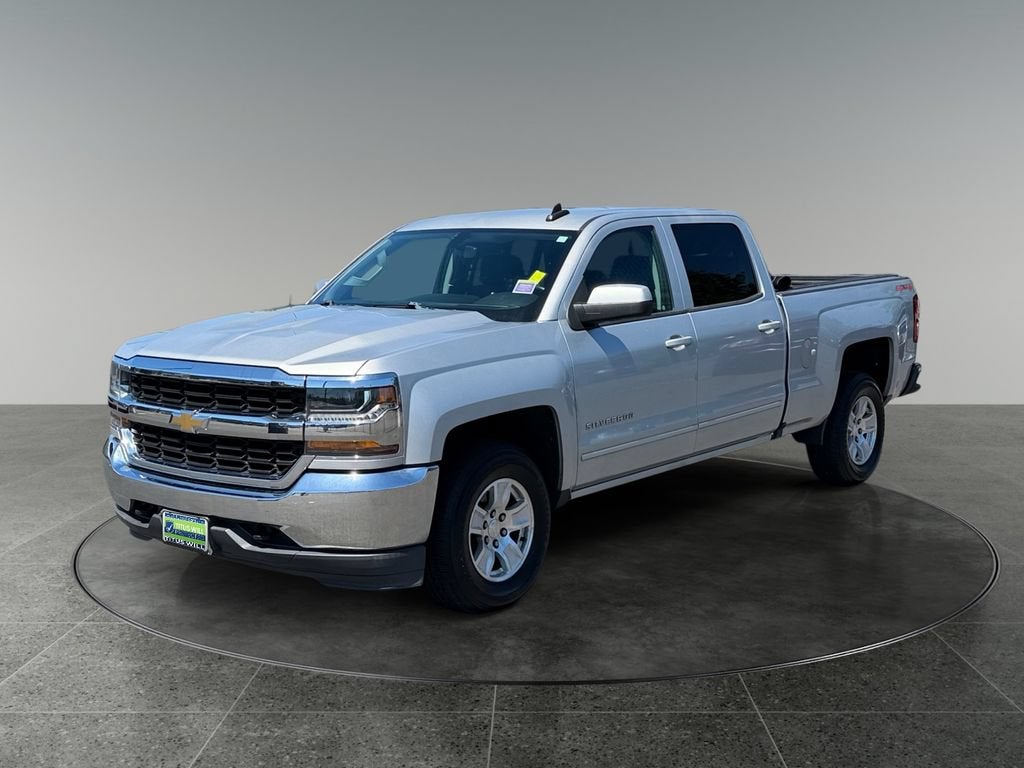 2017 Chevrolet Silverado 1500 — rear three-quarter view