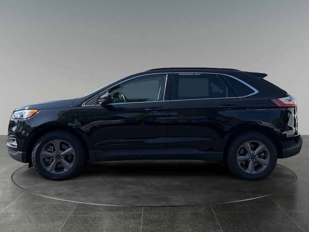 2022 Ford Edge — detail view