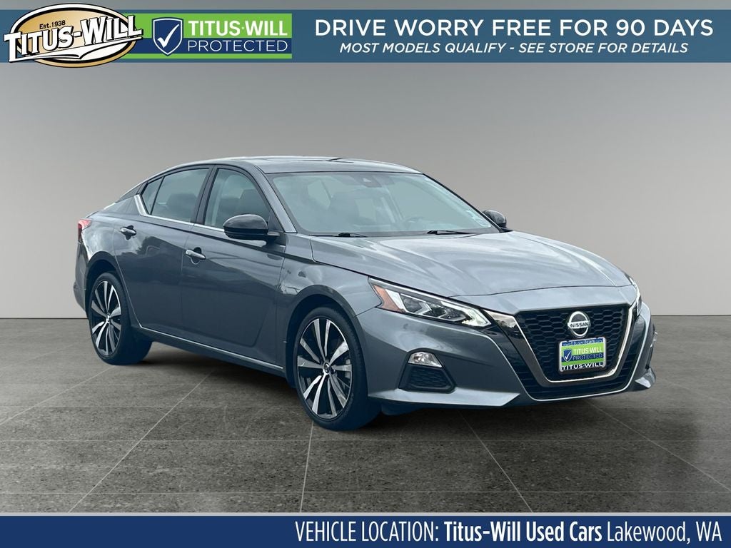 2021 Nissan Altima 2.5 SR in Gun Metallic — front three-quarter view