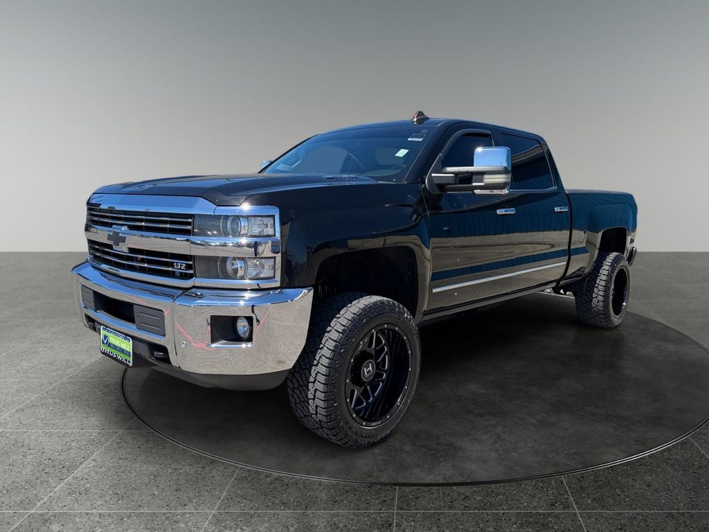 2015 Chevrolet Silverado 2500HD — rear three-quarter view