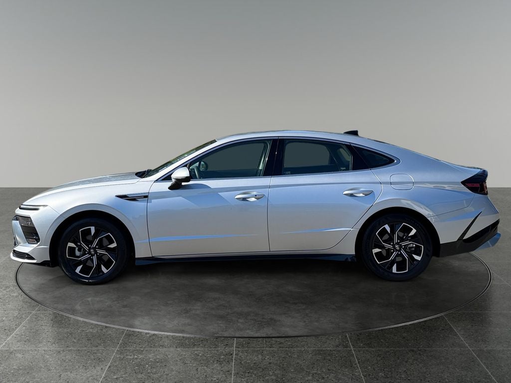 2025 Hyundai SONATA — detail view